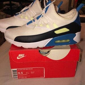 Women Nike Air Max 90 EZ SZ 9.5 slightly worn